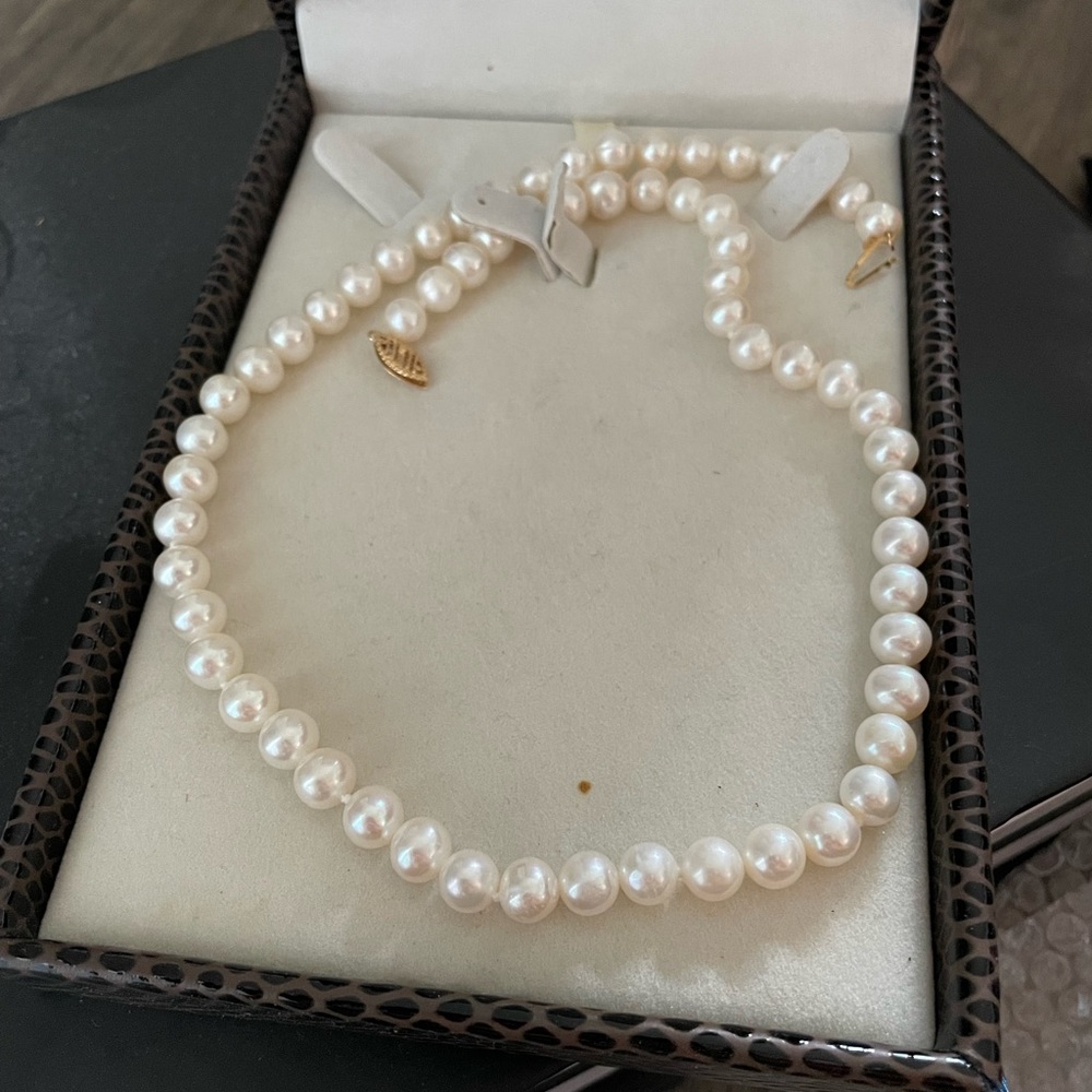 Pearl necklace